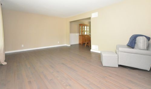 208 Meadow Wood Dr, Joliet IL  60431-4810 exterior