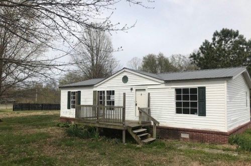 526 Trenton Hwy, Three Way, TN 38343-5629