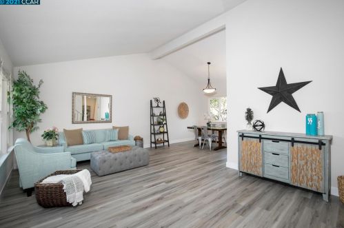 2143 Spring Lake Dr, Pacheco, CA 94553-5450