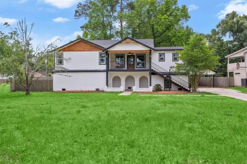 302 Brook Hollow Dr, Conroe TX  77385-9101 exterior