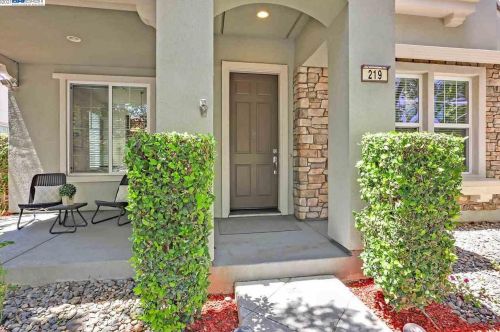 219 Puente Dr, Tracy, CA 95391-2044