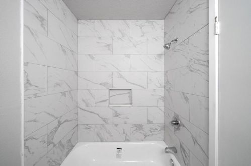 205 Bert St, Angleton TX 77515-5274 exterior