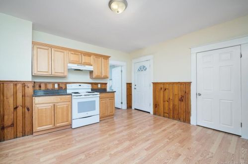 259 Pearl St, Middletown CT  06457-2745 exterior