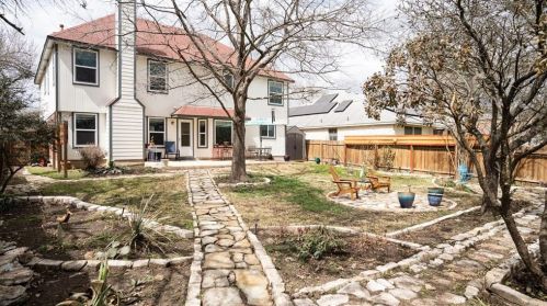 8113 Doe Mdw Dr, Austin TX  78749-2866 exterior