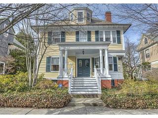 90 Keene St, Providence, RI 02906-1508