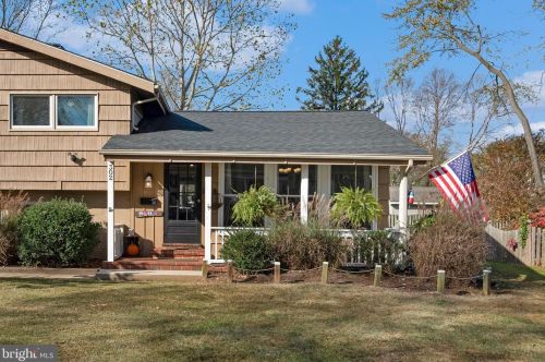 302 Holland Rd, Severna Park, MD 21146-3624