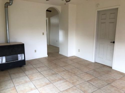 912 3rd St, Corning, CA 96021-3102