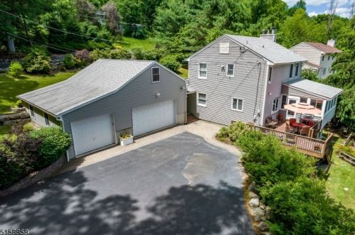 5 White Oak Dr, Wantage, NJ 07461-4523