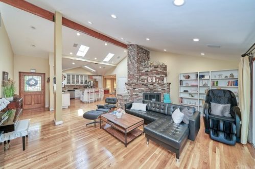 3004 Altura Ave, Glendale CA 91214-3602 exterior