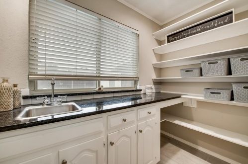 4044 Windy Crst Cir, Carrollton TX 75007 exterior