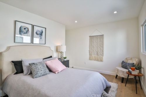 5810 Mammoth Ave, Van Nuys CA  91401-4419 exterior