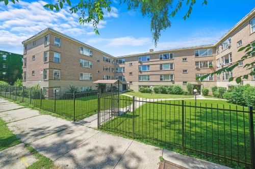 6124 Seeley Ave, Chicago, IL 60659-4316