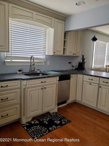 110 Bryn Mawr Ave, Lavallette NJ  08735-2006 exterior