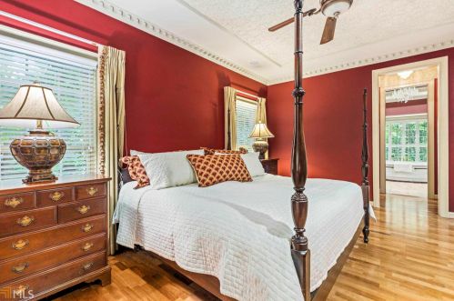 250 Cameron Ridge Dr, Atlanta GA  30328-4709 exterior