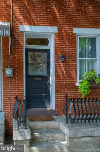 34 Plum St, Lancaster, PA 17602-2964