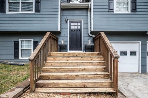 59 Country Ct, Carrollton, GA 30116-5585
