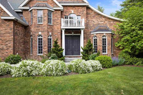 7 White Horse Dr, Rye, NH 03870-2348