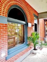 301 Sycamore St, Columbus OH  43206-2200 exterior