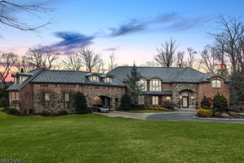 5 Deer Trail Rd, Upper Saddle River, NJ 07458-2505