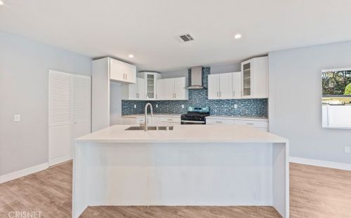 7960 Amestoy Ave, Van Nuys CA  91406-1603 exterior