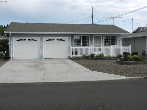 942 Broughton Way, Woodburn, OR 97071-2631