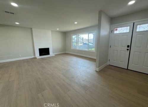 2113 20th St, Santa Ana, CA 92705-7803