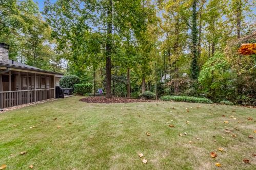 445 Highbrook Dr, Atlanta GA  30342-2316 exterior
