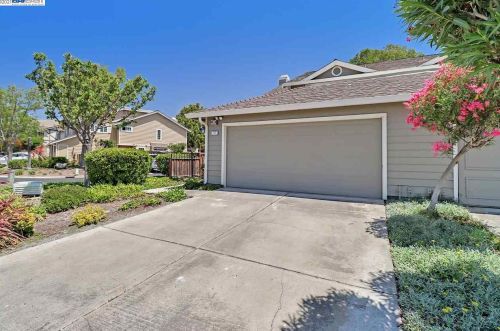 717 Folsom Cir, Milpitas, CA 95035-3543