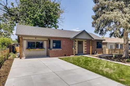 3325 Bellaire St, Denver, CO 80207-1830