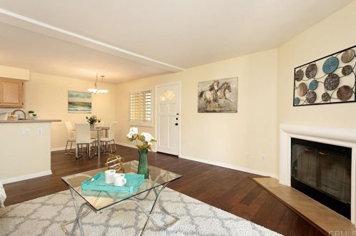 3201 Sello Ln, Carlsbad, CA 92009-6072