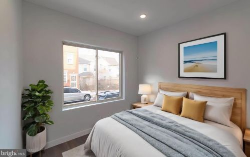 1753 Marshall St, Philadelphia, PA 19122-2923