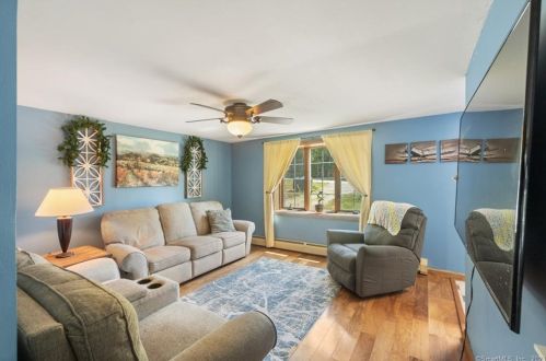 110 Squaw Rock Rd, Killingly CT  06239-4220 exterior