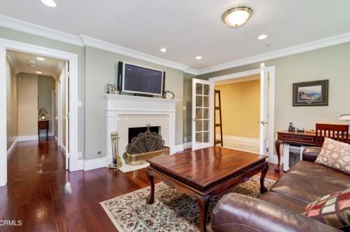 1438 Opechee Way, Glendale CA  91208-1962 exterior