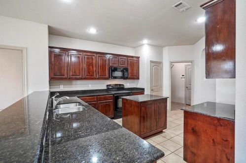 4509 Shagbark Dr, Argyle TX  76226-2489 exterior