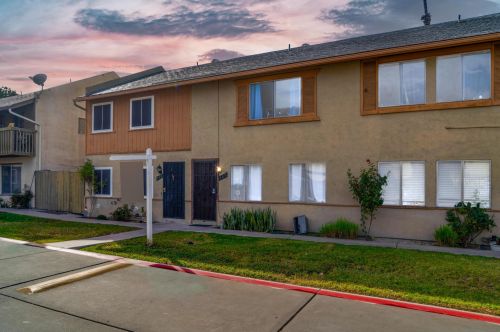 485 Chase Ave, El Cajon, CA 92020-7404