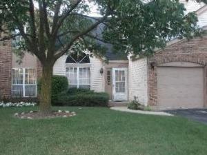 182 Wellington Cir, Gurnee IL  60031-6221 exterior