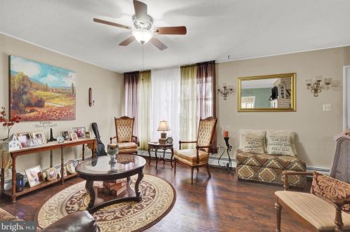 1421 Continental Rd, York, PA 17404-1907