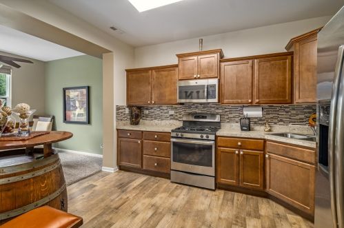 1467 Bar Harbor Ct, Pingree Grove IL  60140-2077 exterior