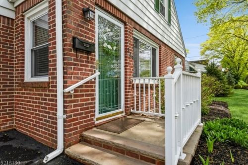 329 Warren St, Scotch Plains, NJ 07076-1438