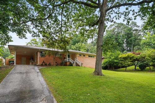 1381 Carolyn Dr, Atlanta GA  30329-3546 exterior