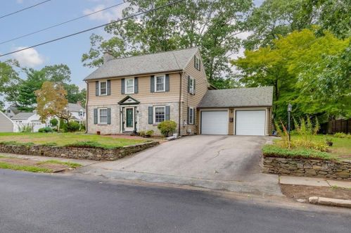 205 Trinity St, Warwick, RI 02886-2949