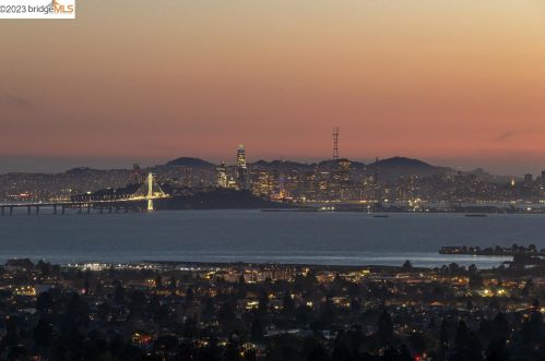 938 Santa Barbara Rd, Berkeley, CA 94707-2423