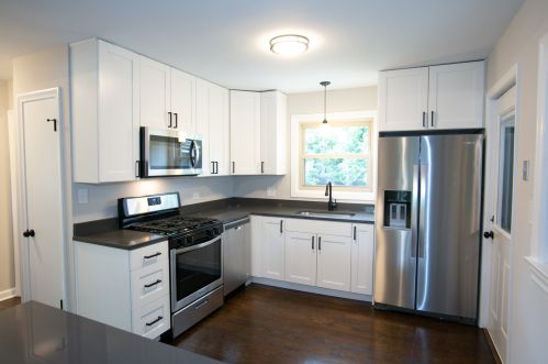 706 Deerpath Dr, Bannockburn IL  60015-4163 exterior