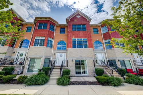17950 Fountain Cir, Orland Park, IL 60467-8100
