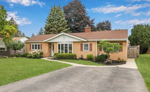 918 David St, Antioch, IL 60002-1210