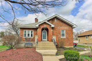 108 Naperville Rd, Westmont, IL 60559-1531