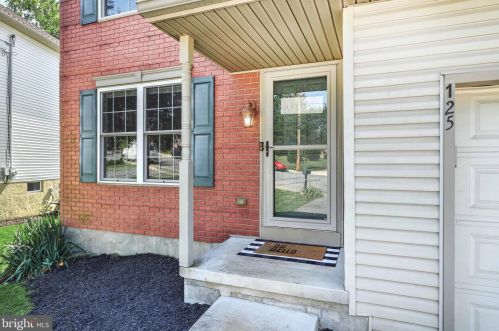 125 Spruce St, Ephrata, PA 17522-2146