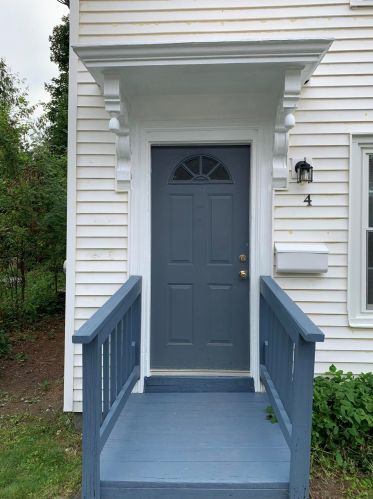 4 Middle St, Hallowell, ME 04347-1404