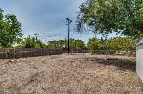 234 Cherry Pt Dr, Dallas TX  75232-3629 exterior