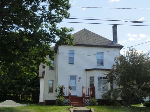 56 Laurel St, Unity, NH 03773-1911